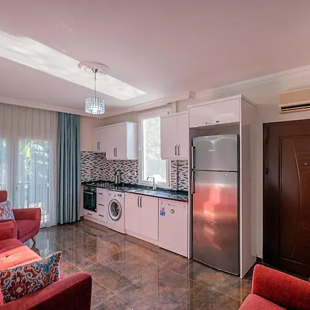 Kayakoey Incir Oezel Yuezme Havuzlu Hotel *